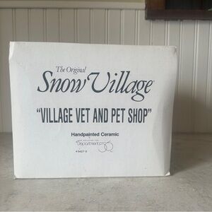 Department 56 Original Snow Village Village Vet And Pet Shop 5427-5 Box & Light